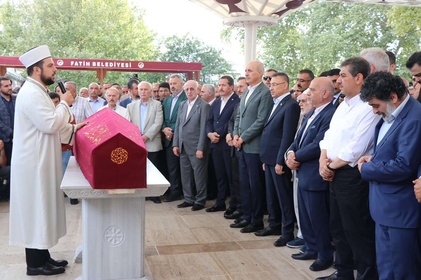 Mustafa Karahasanoğlu ebediyete uğurlandı Mustafa Karahasanoğlu ebediyete uğurlandı